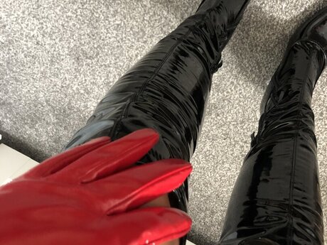 MaskedMistressUK, photo #3123